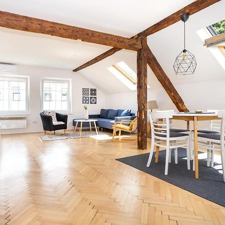 Heart Of Downtown Suite Sarajevo Ngoại thất bức ảnh